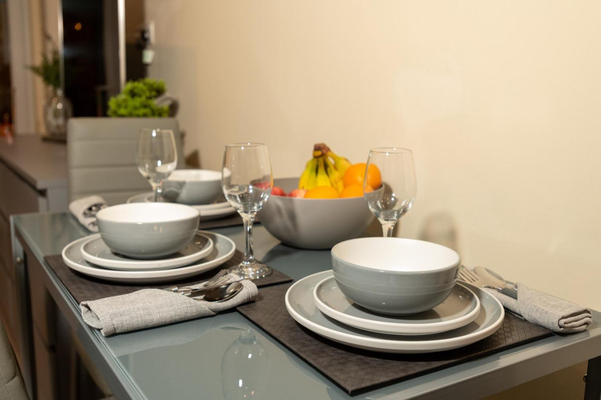 Cosy 1 Bedroom Basement Apartment With Private Patio Area London Ngoại thất bức ảnh